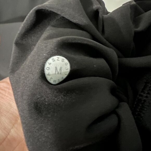 Lululemon Mens crewneck sweater  Zipped Pockets Size M Black - Picture 5 of 7